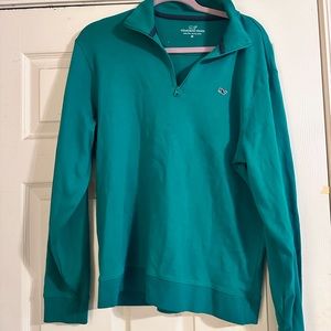 Vineyard vines size medium pullover